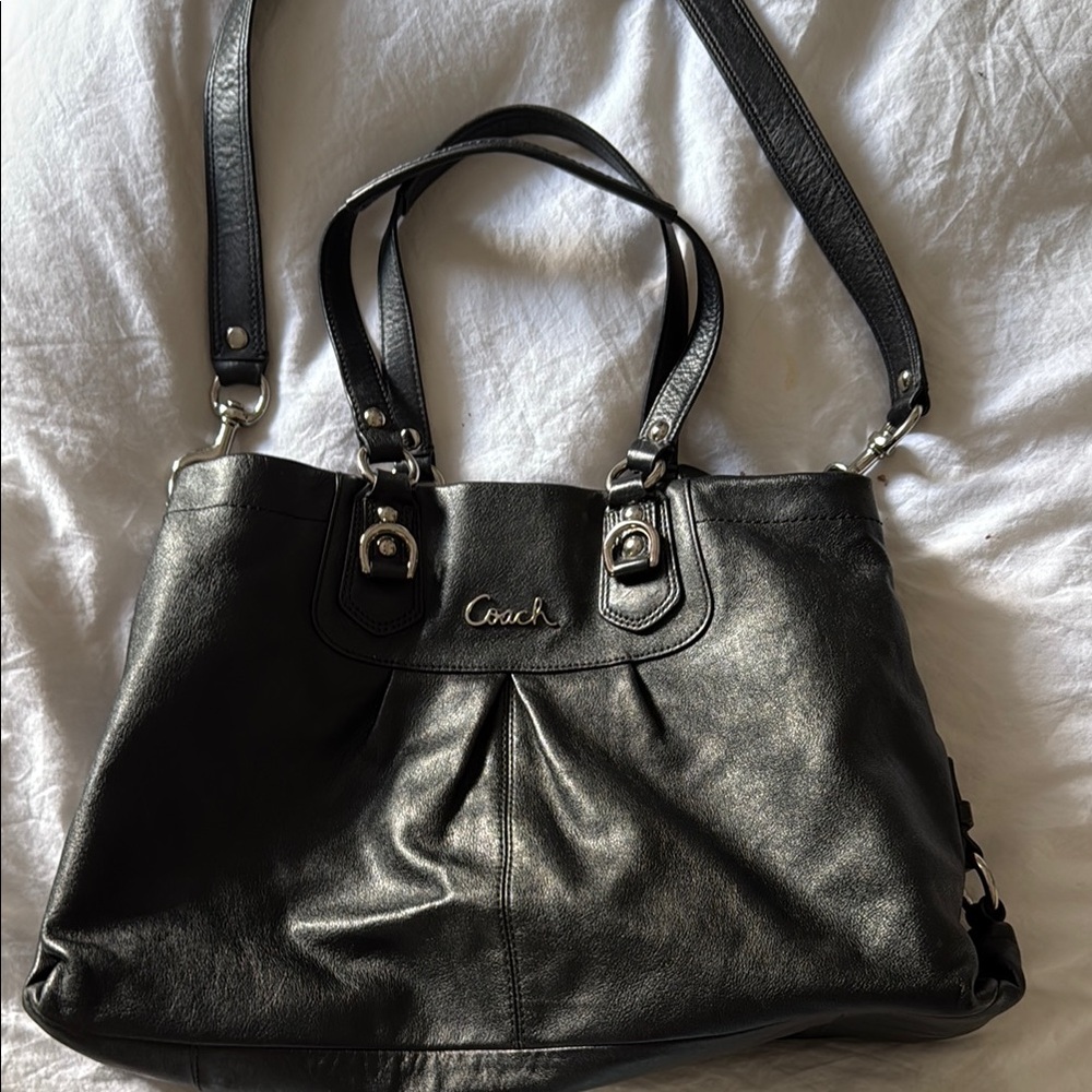 VINTAGE Coach Black Leather Shoulder Bag with Silver Hardware